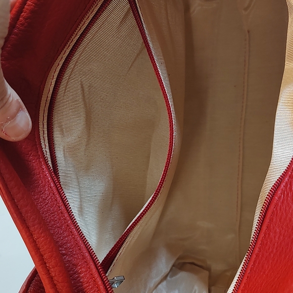 Sven Berkeley USA Red Leather Tote Bag - Picture 13 of 16